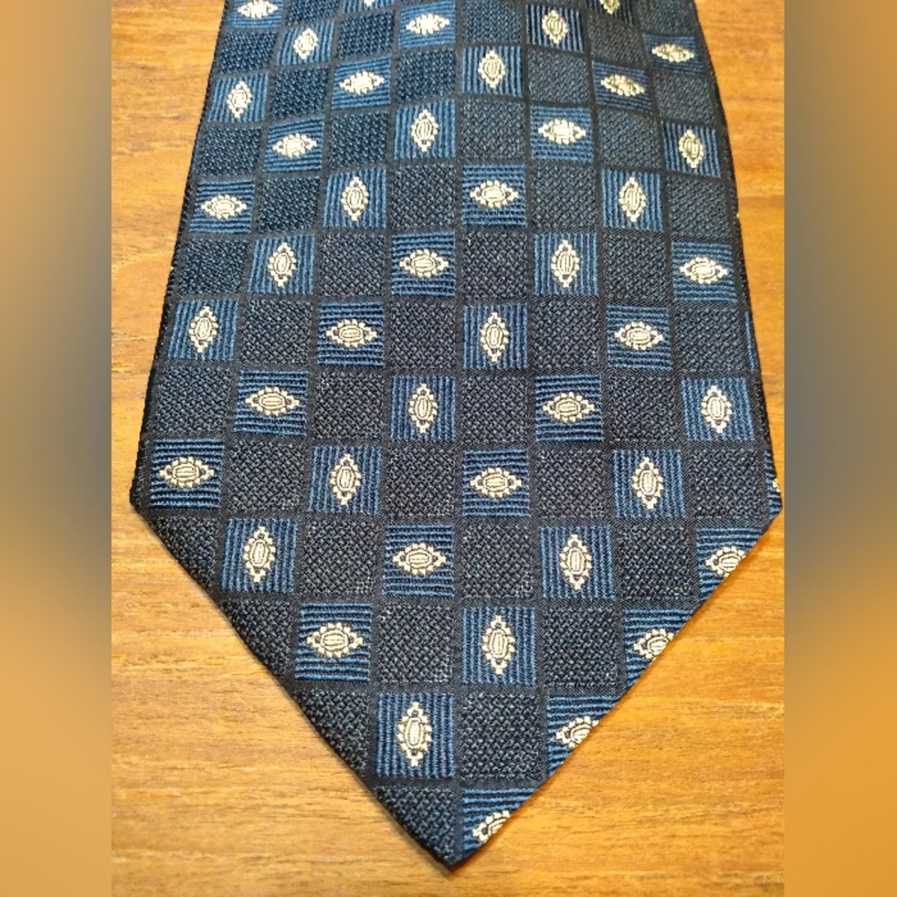 Giorgio Armani Tie; Blue, Grey & Gold Pattern; 100% Silk, Made in Italy - Picture 1 of 6
